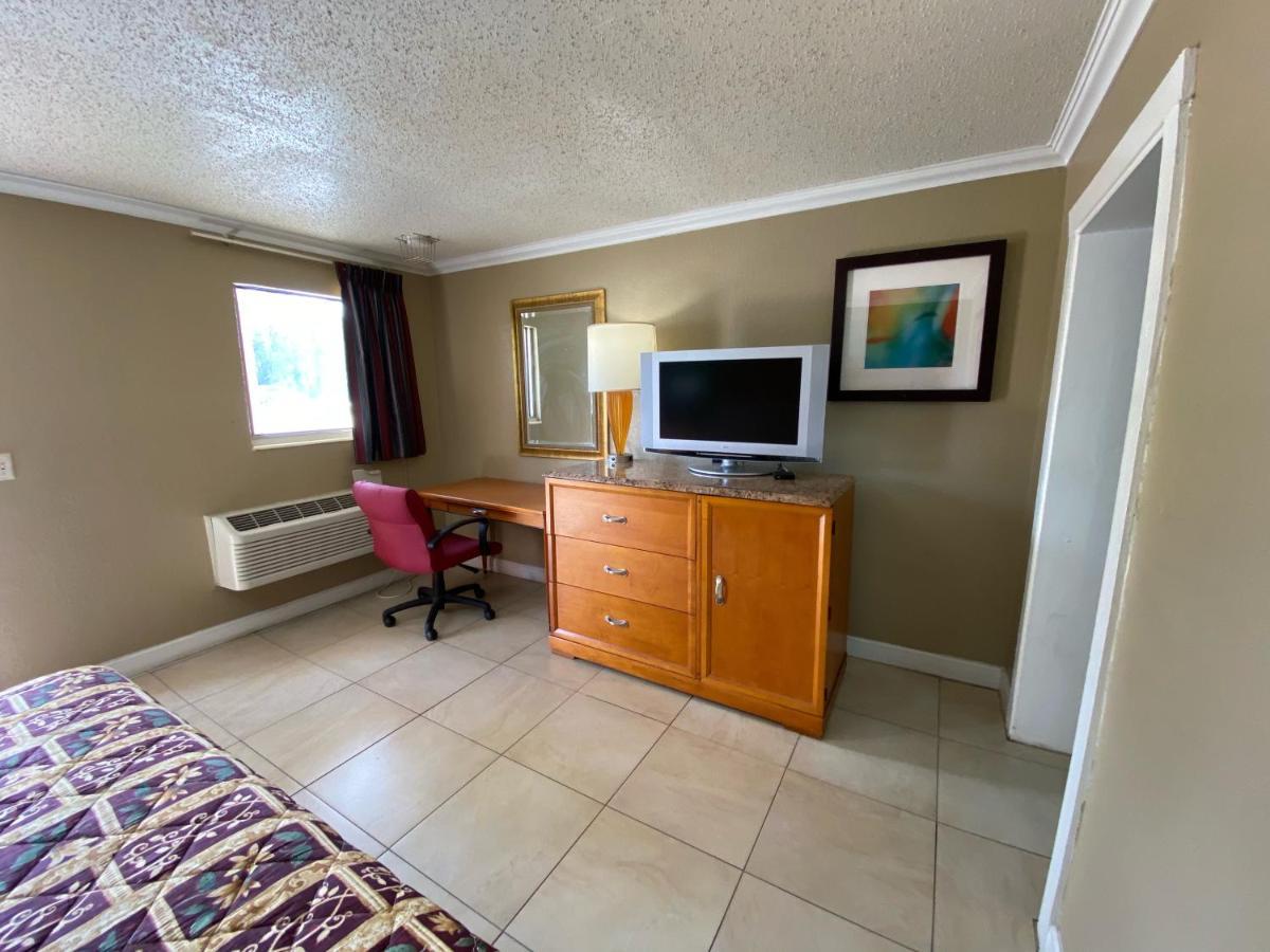 Economy Motel *