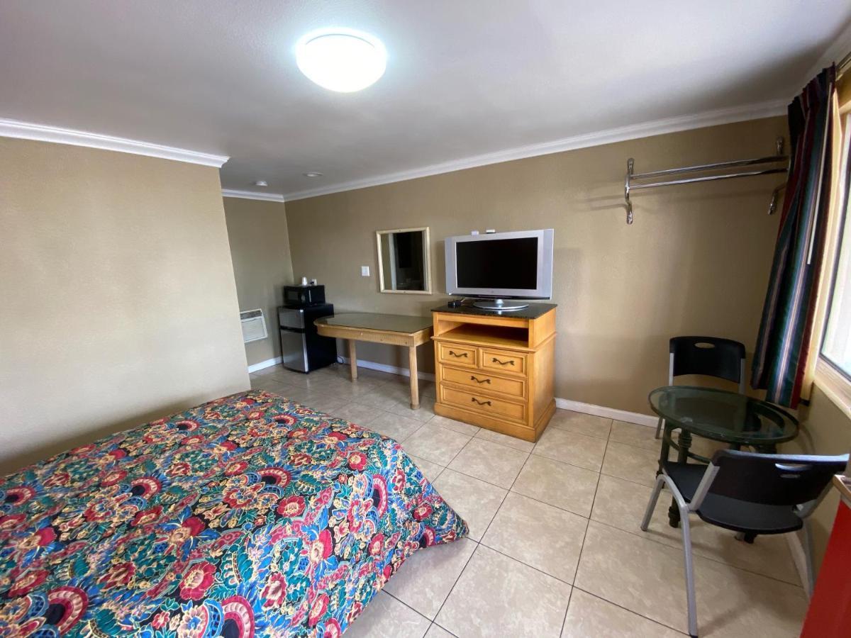 Motel Economy *
